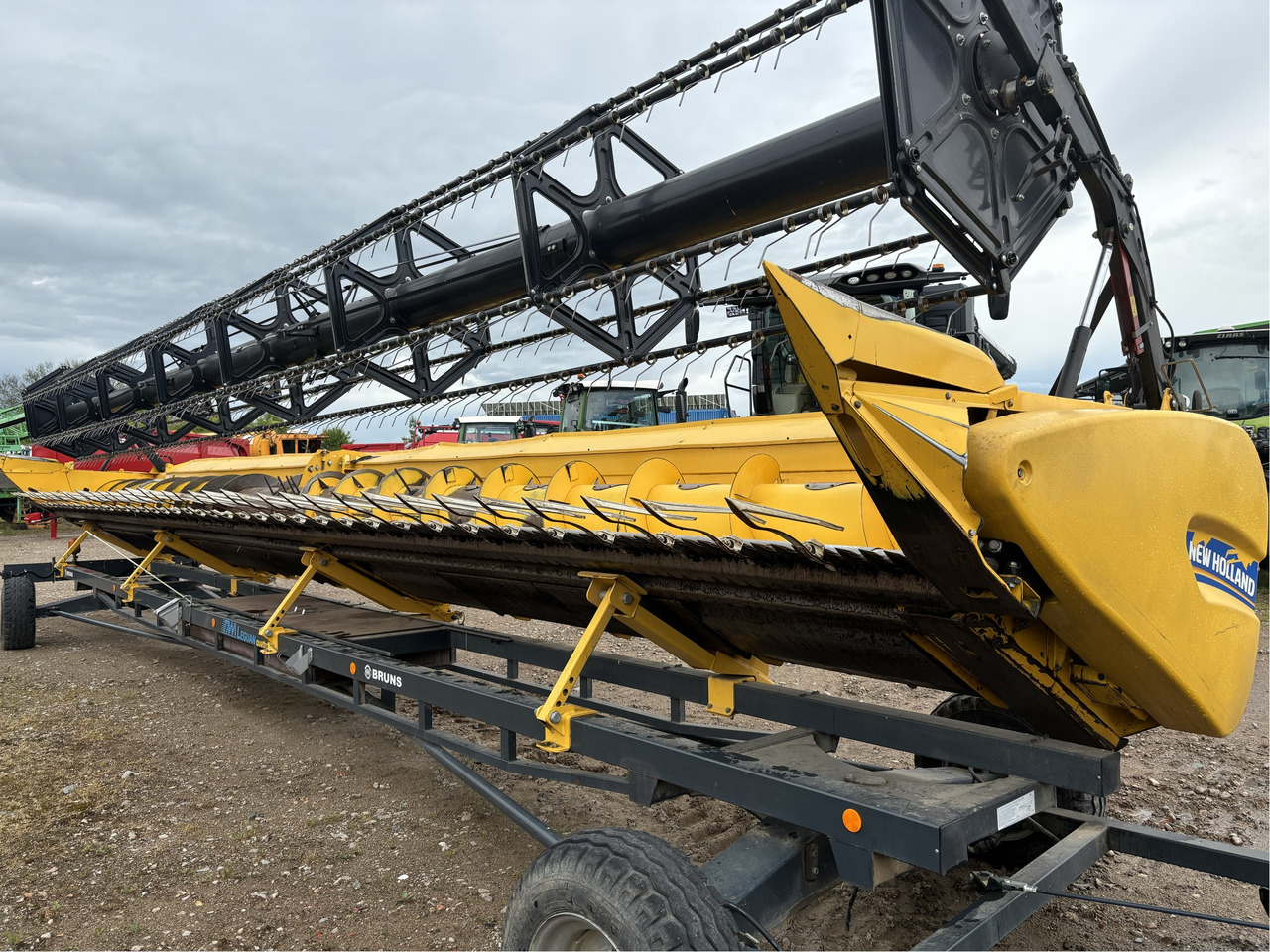 Arrendamiento de New Holland Schneidwerk Varifeed12.5 New Holland Schneidwerk Varifeed12.5: foto 6