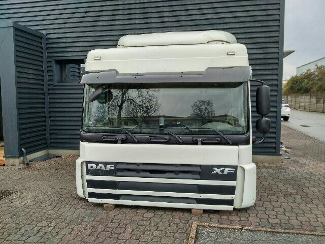 DAF XF 105 Euro 5 - Cabina e interior para Camión: foto 2 DAF XF 105 Euro 5 - Cabina e interior para Camión: foto 2