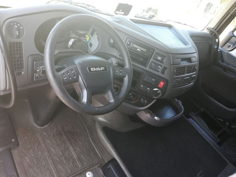 DAF XF 106 Euro 6 - Cabina e interior para Camión: foto 3 DAF XF 106 Euro 6 - Cabina e interior para Camión: foto 3
