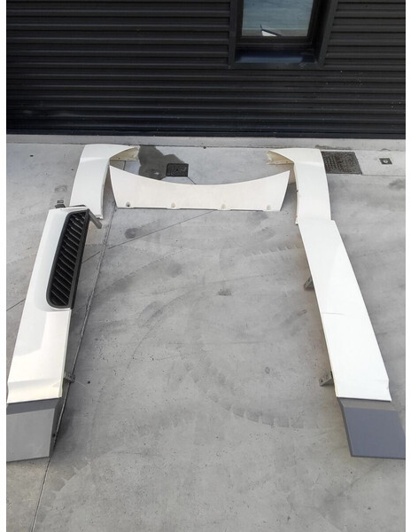 DAF XF 106 - XF 105 - Aerodinámica/ Spoiler para Camión: foto 2 DAF XF 106 - XF 105 - Aerodinámica/ Spoiler para Camión: foto 2