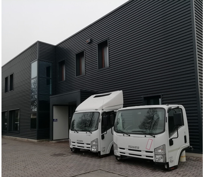 Isuzu M - N - P - Q - Cabina e interior para Camión: foto 1 Isuzu M - N - P - Q - Cabina e interior para Camión: foto 1