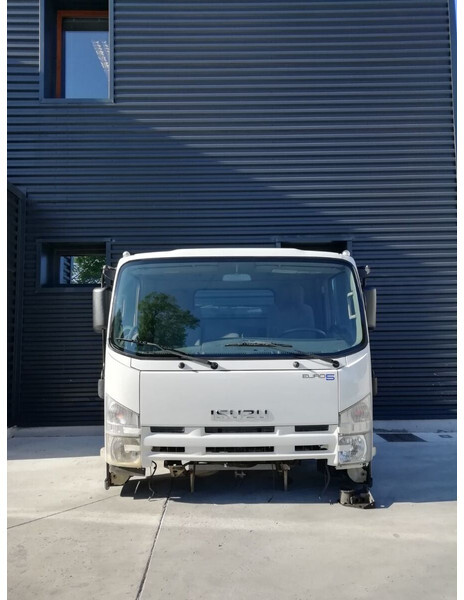 Isuzu NPR 85 "M - P - Q" - Cabina e interior para Camión: foto 3 Isuzu NPR 85 "M - P - Q" - Cabina e interior para Camión: foto 3