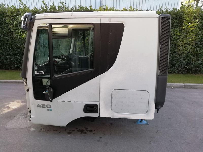 Iveco STRALIS AT Euro 5 - Cabina e interior para Camión: foto 4 Iveco STRALIS AT Euro 5 - Cabina e interior para Camión: foto 4