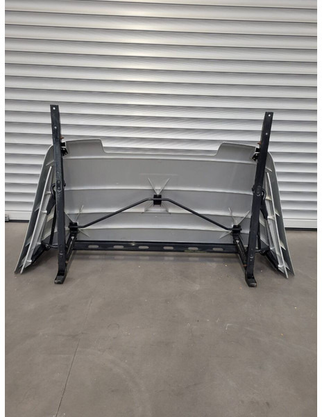 MAN LOW ROOF - Aerodinámica/ Spoiler para Camión: foto 4 MAN LOW ROOF - Aerodinámica/ Spoiler para Camión: foto 4