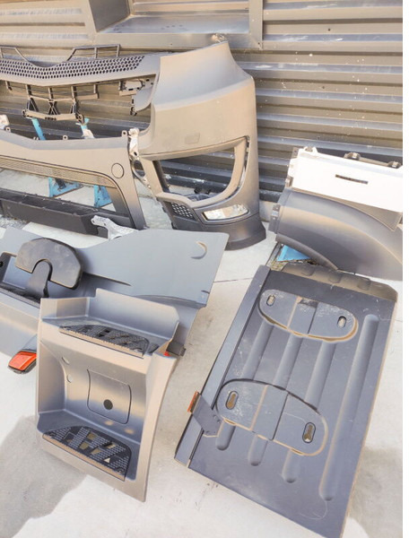 Mercedes-Benz ACTROS AROCS ANTOS MP4 EURO 5 EURO 6 - Parachoques para Camión: foto 5 Mercedes-Benz ACTROS AROCS ANTOS MP4 EURO 5 EURO 6 - Parachoques para Camión: foto 5