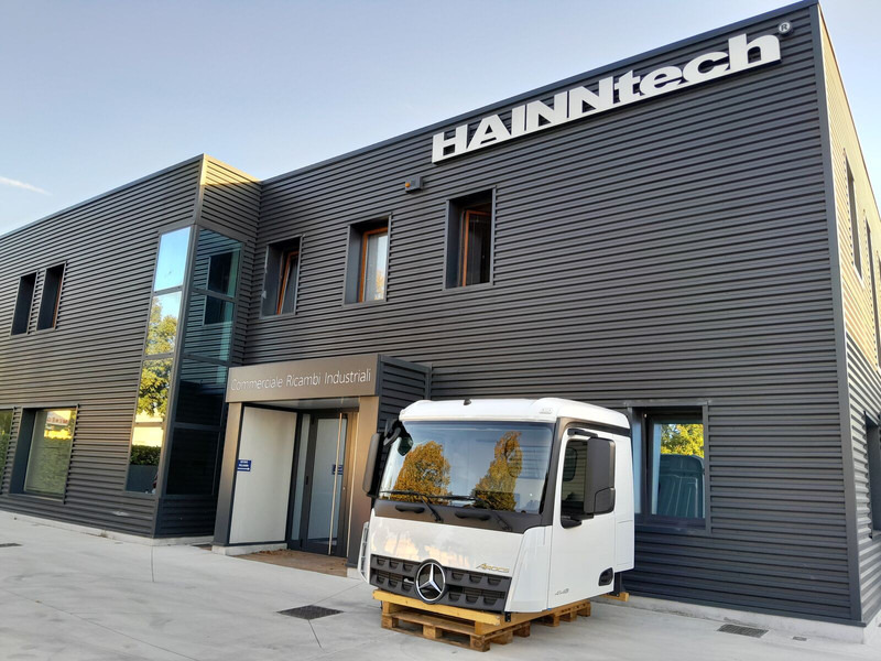 Mercedes-Benz Arocs Actros MP4 Euro 6 - Cabina e interior para Camión: foto 1 Mercedes-Benz Arocs Actros MP4 Euro 6 - Cabina e interior para Camión: foto 1