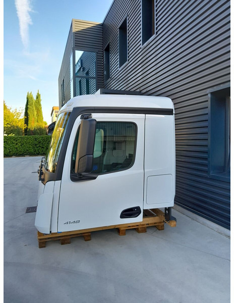 Mercedes-Benz Arocs Actros MP4 Euro 6 - Cabina e interior para Camión: foto 3 Mercedes-Benz Arocs Actros MP4 Euro 6 - Cabina e interior para Camión: foto 3