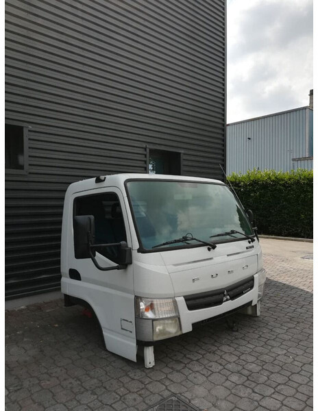 Mitsubishi Fuso CANTER C TYPE MODEL Euro 6, Euro 5, EEV - Cabina e interior para Camión: foto 3 Mitsubishi Fuso CANTER C TYPE MODEL Euro 6, Euro 5, EEV - Cabina e interior para Camión: foto 3