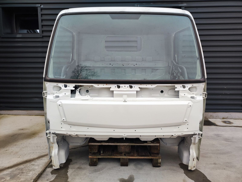 Mitsubishi Fuso FUSO "S" - Cabina e interior para Camión: foto 1 Mitsubishi Fuso FUSO "S" - Cabina e interior para Camión: foto 1