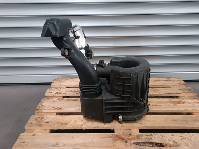 Nissan CABSTAR - Sistema de admisión de aire para Camión: foto 3 Nissan CABSTAR - Sistema de admisión de aire para Camión: foto 3