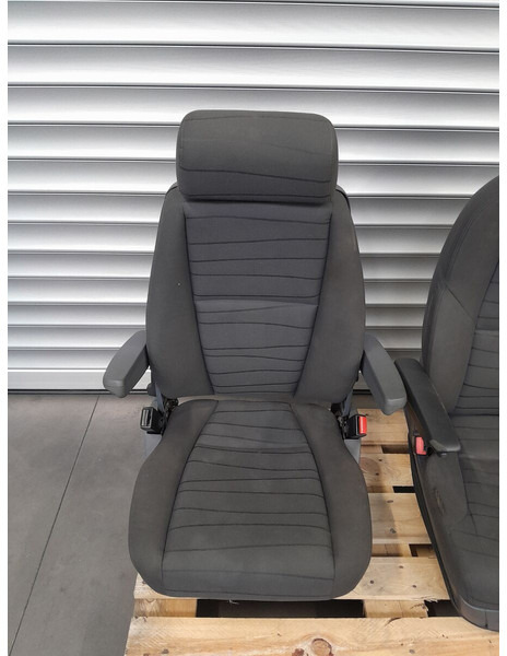 Scania R Serie Streamline - Asiento para Camión: foto 5 Scania R Serie Streamline - Asiento para Camión: foto 5
