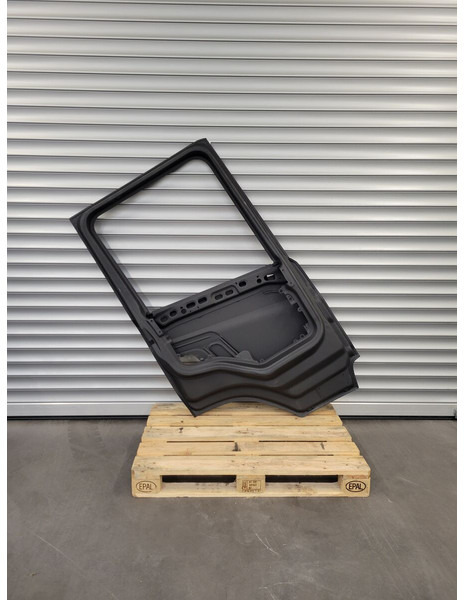 Scania S Serie - NTG - Puerta y piezas para Camión: foto 4 Scania S Serie - NTG - Puerta y piezas para Camión: foto 4