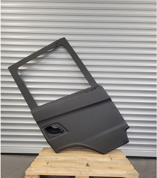 Scania S Serie - NTG - Puerta y piezas para Camión: foto 2 Scania S Serie - NTG - Puerta y piezas para Camión: foto 2