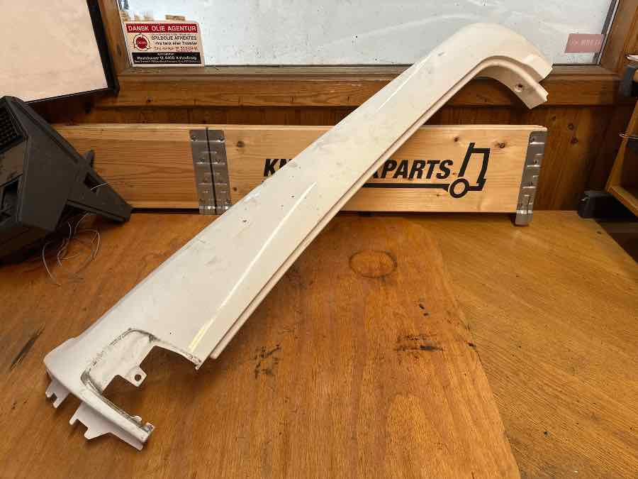 MAN COVER PILLAR LEFT 81.62410-0208 - Cabina e interior para Camión: foto 1 MAN COVER PILLAR LEFT 81.62410-0208 - Cabina e interior para Camión: foto 1