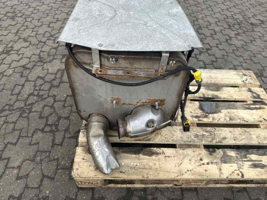 MAN EXHAUST 81.15103-6307 - Sistema de escape para Camión: foto 2 MAN EXHAUST 81.15103-6307 - Sistema de escape para Camión: foto 2