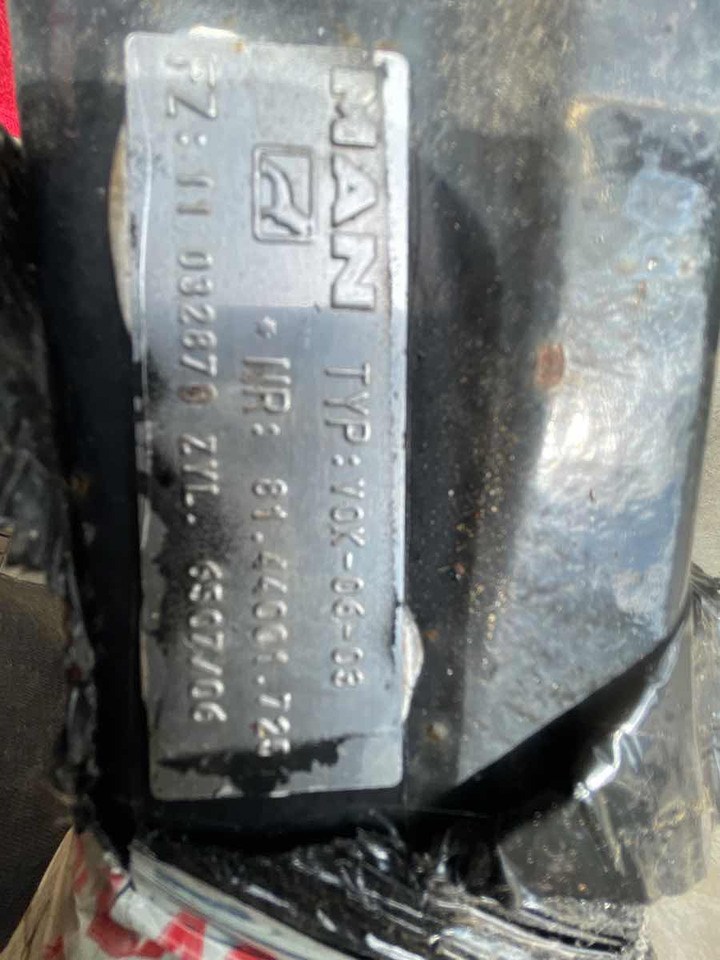 MAN FRONT AXLE VOK-06 // 81.44101-0183 - Eje y piezas para Camión: foto 2 MAN FRONT AXLE VOK-06 // 81.44101-0183 - Eje y piezas para Camión: foto 2