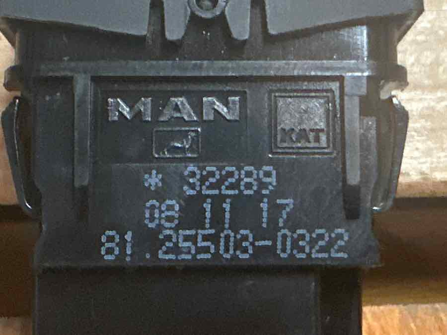 MAN SWITCH 81.25503-0322 - Cabina e interior para Camión: foto 2 MAN SWITCH 81.25503-0322 - Cabina e interior para Camión: foto 2