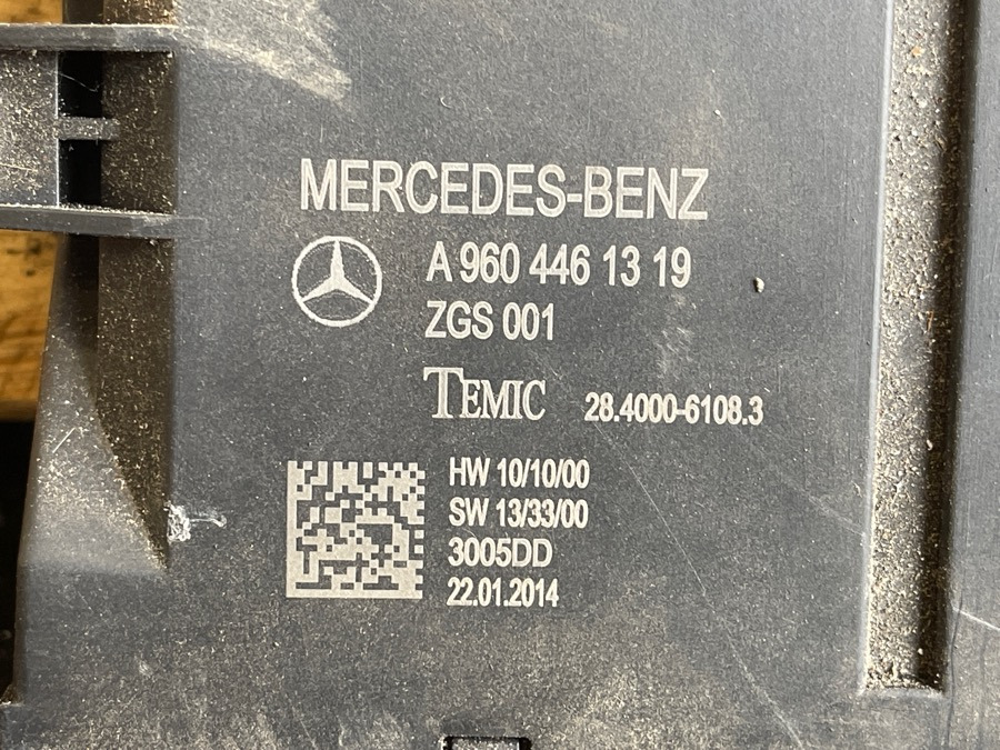MERCEDES DOOR ECU A9604461319 - Sistema eléctrico para Camión: foto 2 MERCEDES DOOR ECU A9604461319 - Sistema eléctrico para Camión: foto 2