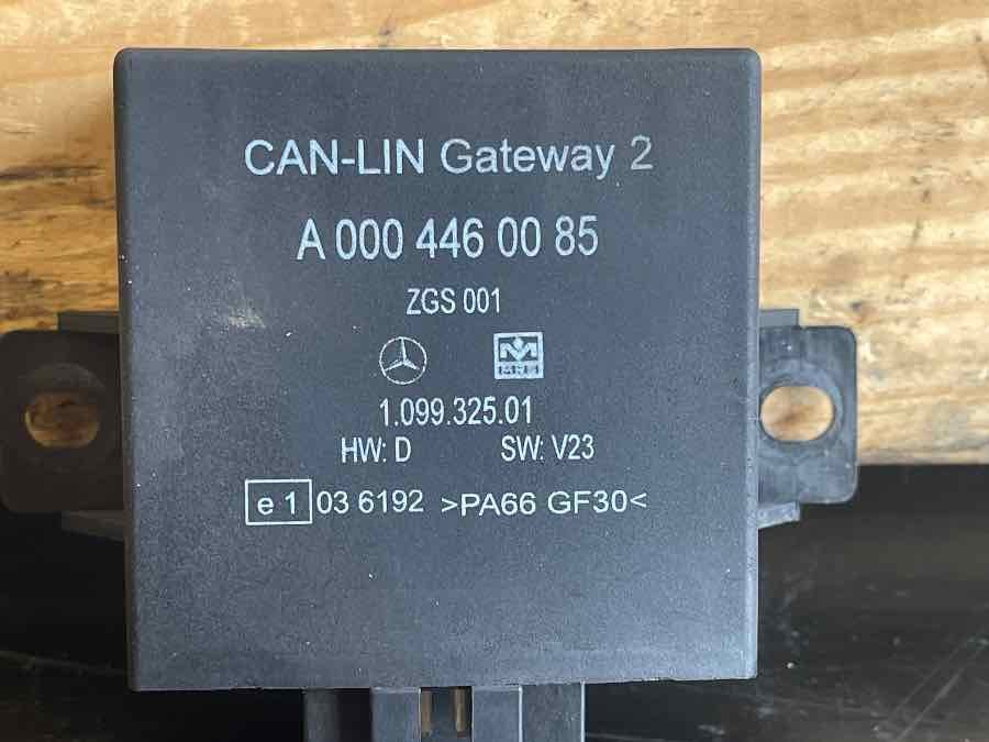 MERCEDES ECU ECTS A0004460085 - Unidad de control para Autobús: foto 2 MERCEDES ECU ECTS A0004460085 - Unidad de control para Autobús: foto 2