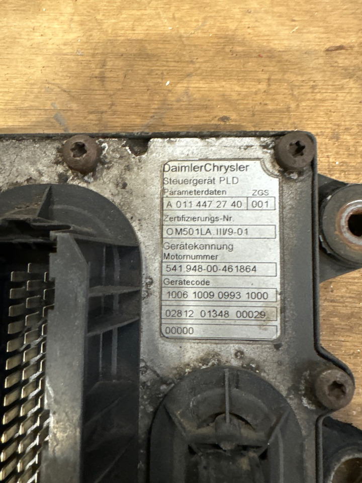 MERCEDES ENGINE ECU A0034462940 - Sistema eléctrico para Camión: foto 2 MERCEDES ENGINE ECU A0034462940 - Sistema eléctrico para Camión: foto 2