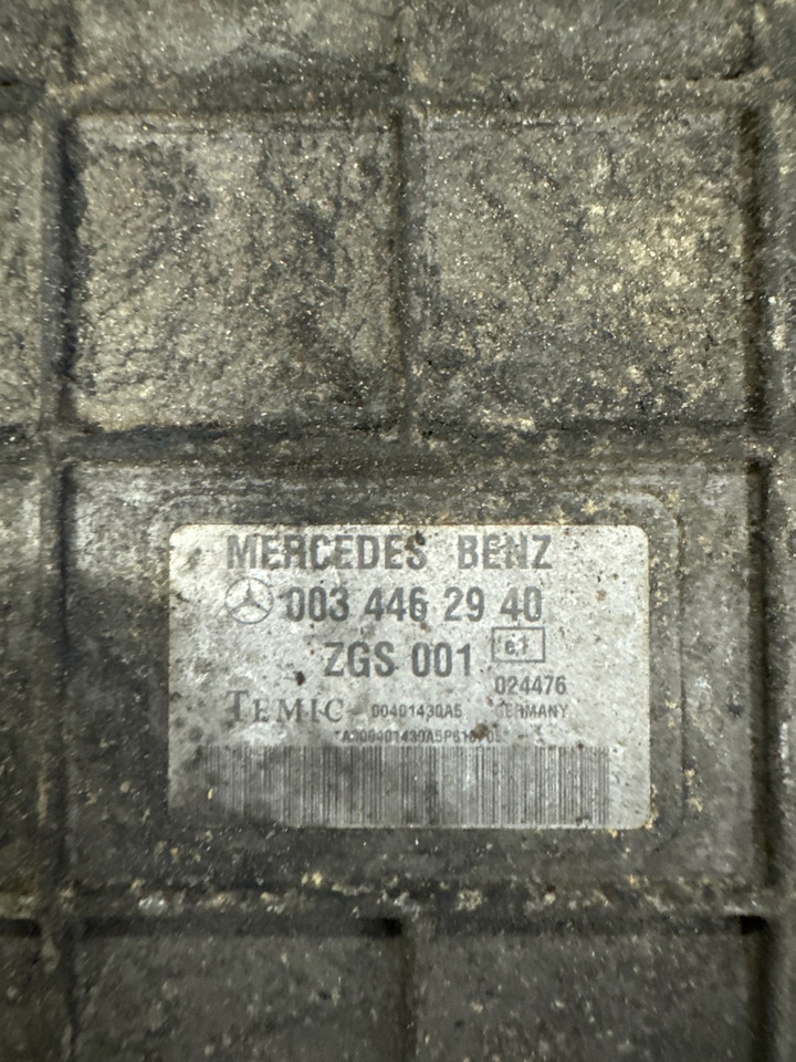 MERCEDES ENGINE ECU A0034462940 - Sistema eléctrico para Camión: foto 3 MERCEDES ENGINE ECU A0034462940 - Sistema eléctrico para Camión: foto 3
