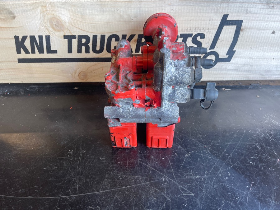 MERCEDES VALVE A0013271225 - Válvula de freno para Camión: foto 1 MERCEDES VALVE A0013271225 - Válvula de freno para Camión: foto 1