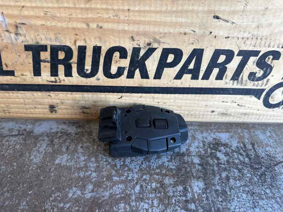 RENAULT LEVER SWITCH 21708999 - Cabina e interior para Camión: foto 1 RENAULT LEVER SWITCH 21708999 - Cabina e interior para Camión: foto 1