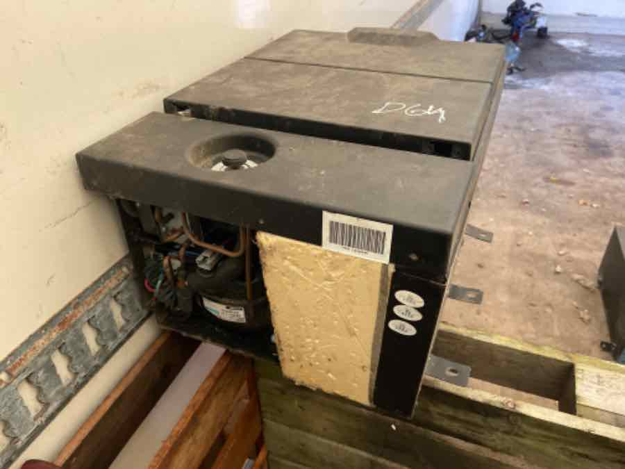 RENAULT T SERIE REFRIGERATOR / FRIDGE - Cabina e interior para Camión: foto 2 RENAULT T SERIE REFRIGERATOR / FRIDGE - Cabina e interior para Camión: foto 2