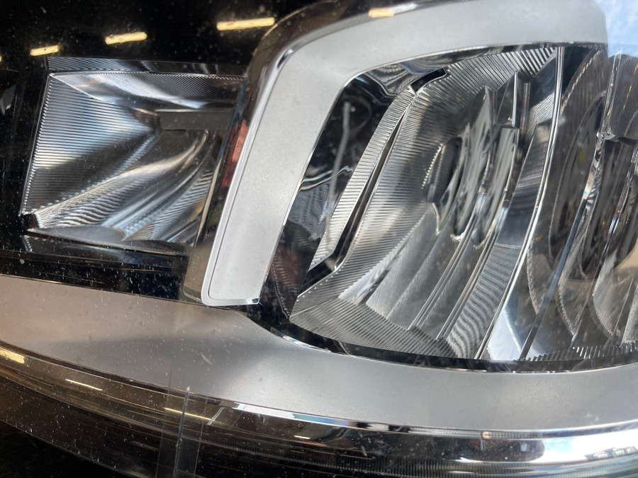SCANIA HEAD LAMP 2379882 - Luz/ Iluminación para Camión: foto 3 SCANIA HEAD LAMP 2379882 - Luz/ Iluminación para Camión: foto 3
