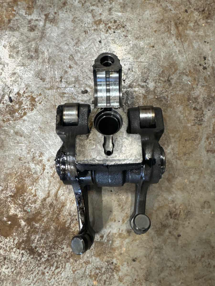 VOLVO D8K ROLLER ASSY D8K - Motor y piezas para Camión: foto 1 VOLVO D8K ROLLER ASSY D8K - Motor y piezas para Camión: foto 1