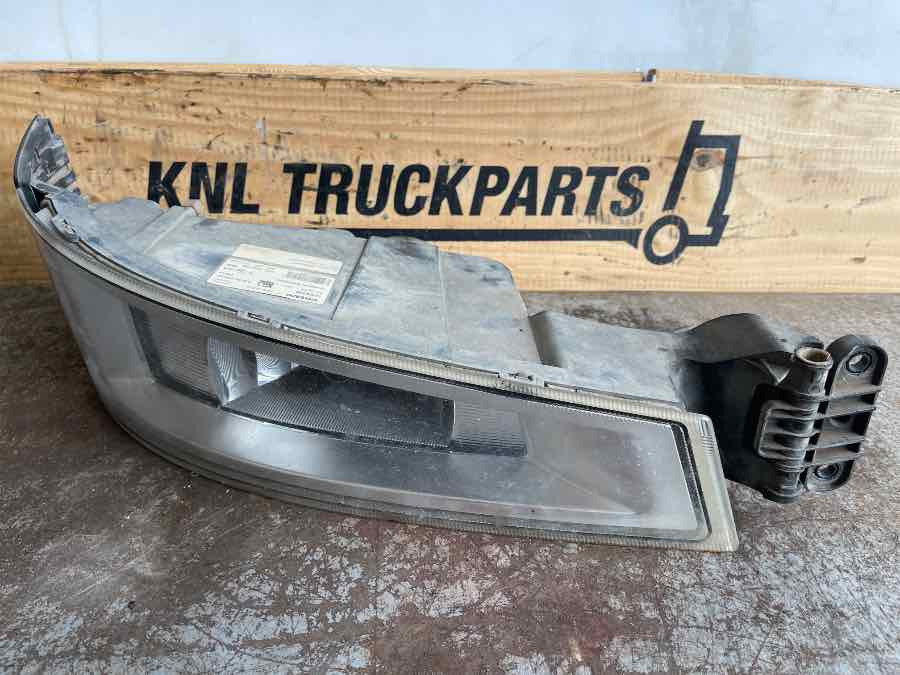 VOLVO FOG LAMP 22332592 RH - Luz/ Iluminación para Camión: foto 1 VOLVO FOG LAMP 22332592 RH - Luz/ Iluminación para Camión: foto 1