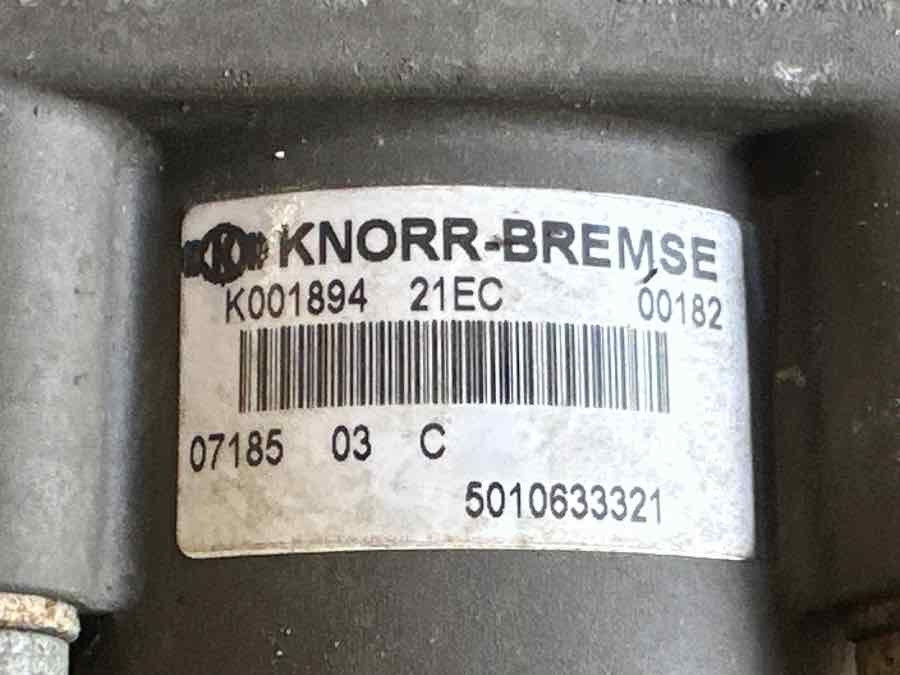VOLVO FOOT BRAKE VALVE 21390592 - Válvula de freno para Camión: foto 3 VOLVO FOOT BRAKE VALVE 21390592 - Válvula de freno para Camión: foto 3