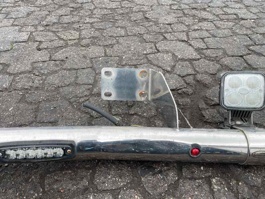 VOLVO LIGHT BOOM, CHROME - Luz/ Iluminación para Camión: foto 3 VOLVO LIGHT BOOM, CHROME - Luz/ Iluminación para Camión: foto 3
