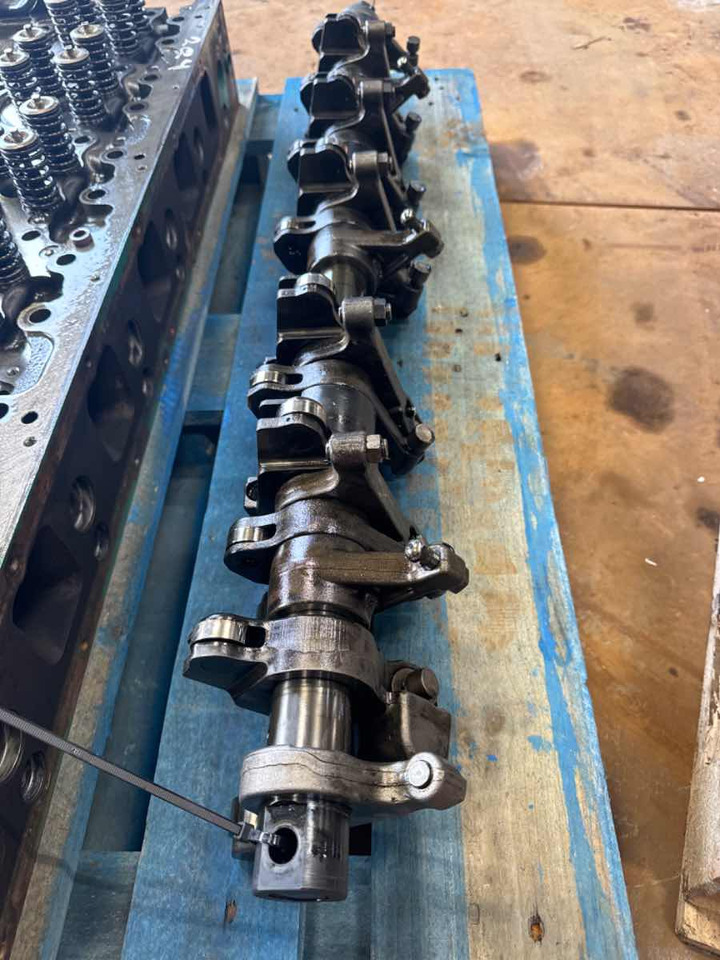 VOLVO ROLLER ASSY D13K - Motor y piezas para Camión: foto 1 VOLVO ROLLER ASSY D13K - Motor y piezas para Camión: foto 1