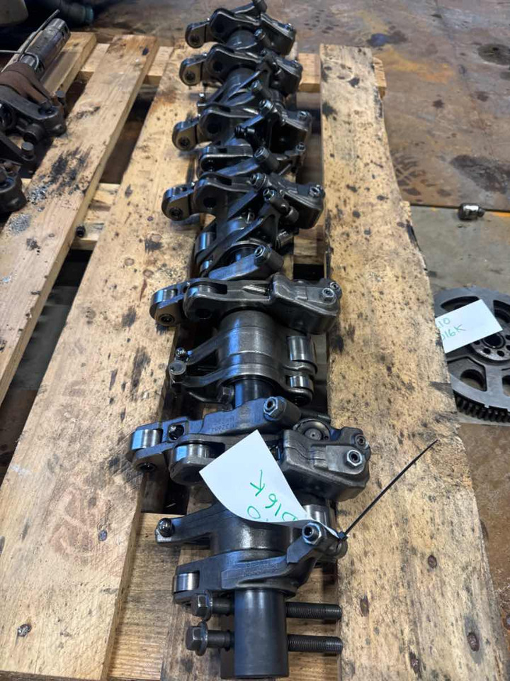 VOLVO ROLLER ASSY D16K - Motor y piezas para Camión: foto 1 VOLVO ROLLER ASSY D16K - Motor y piezas para Camión: foto 1