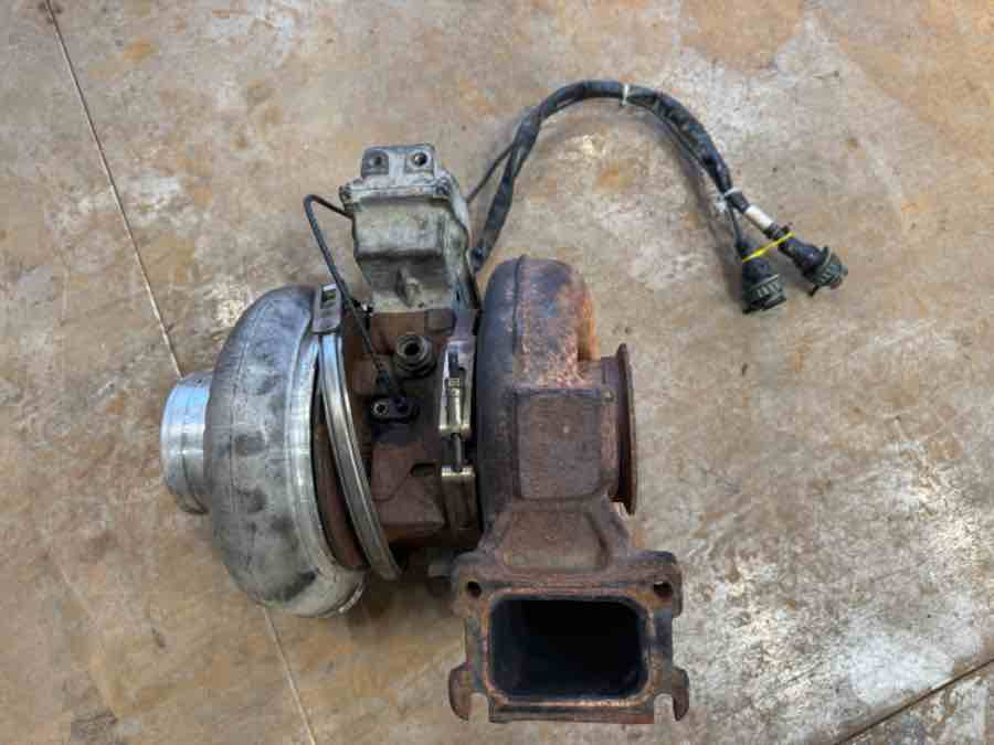 VOLVO TURBO 22017850 - Motor y piezas para Camión: foto 2 VOLVO TURBO 22017850 - Motor y piezas para Camión: foto 2