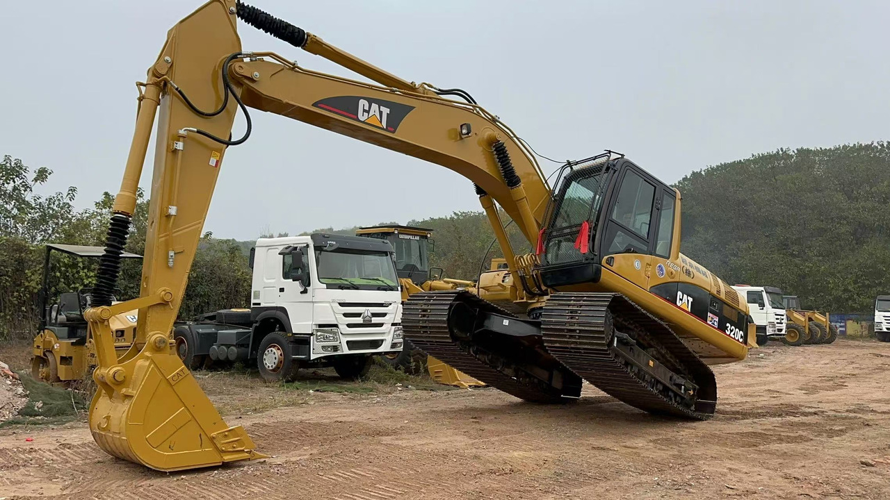 Excavadora de cadenas CAT 320CL: foto 1