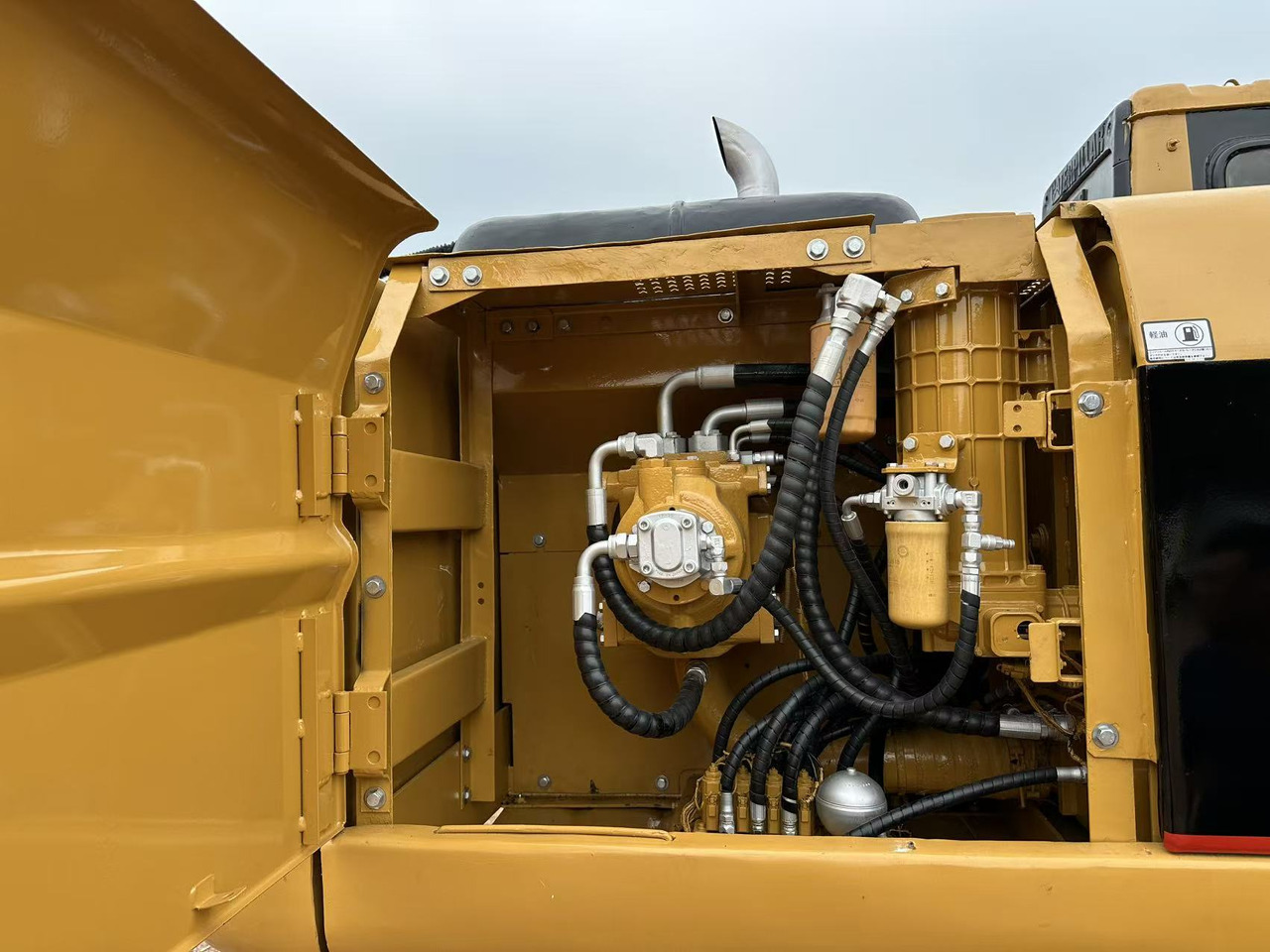 Arrendamiento de CATERPILLAR 320BL CATERPILLAR 320BL: foto 9