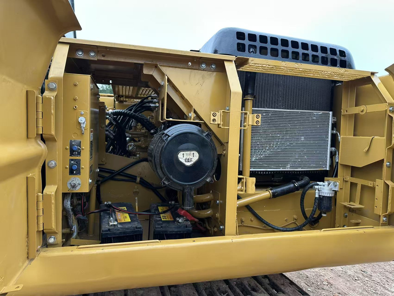 Arrendamiento de CATERPILLAR 320BL CATERPILLAR 320BL: foto 11