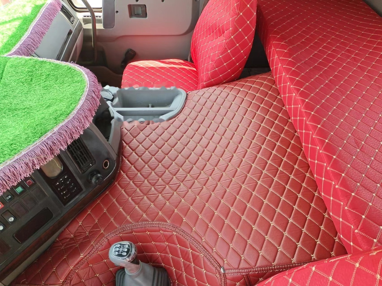 SINOTRUK Howo tractor unit 420 hp - Cabeza tractora: foto 5 SINOTRUK Howo tractor unit 420 hp - Cabeza tractora: foto 5