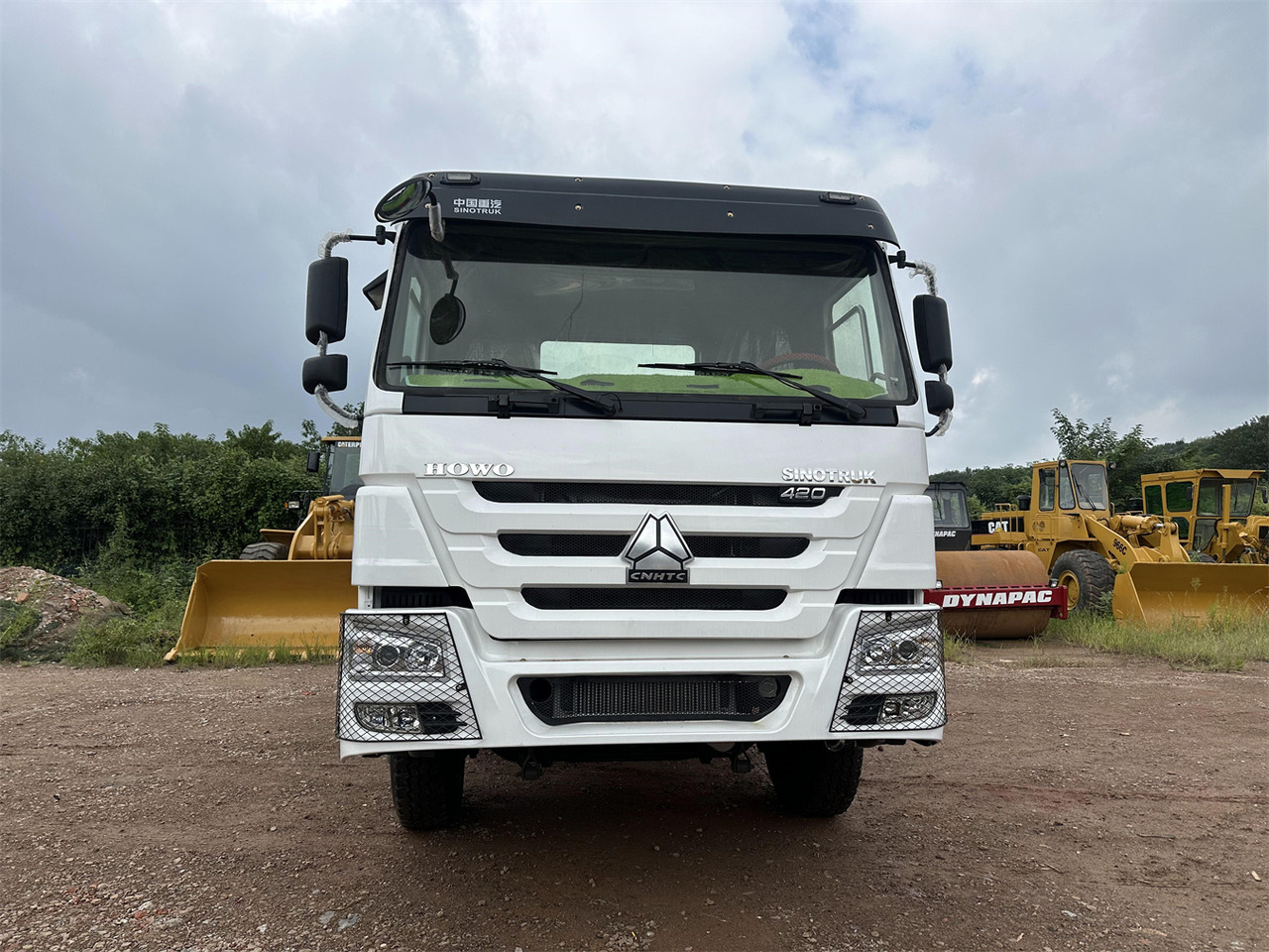 SINOTRUK Howo tractor unit 420hp - Cabeza tractora: foto 2 SINOTRUK Howo tractor unit 420hp - Cabeza tractora: foto 2