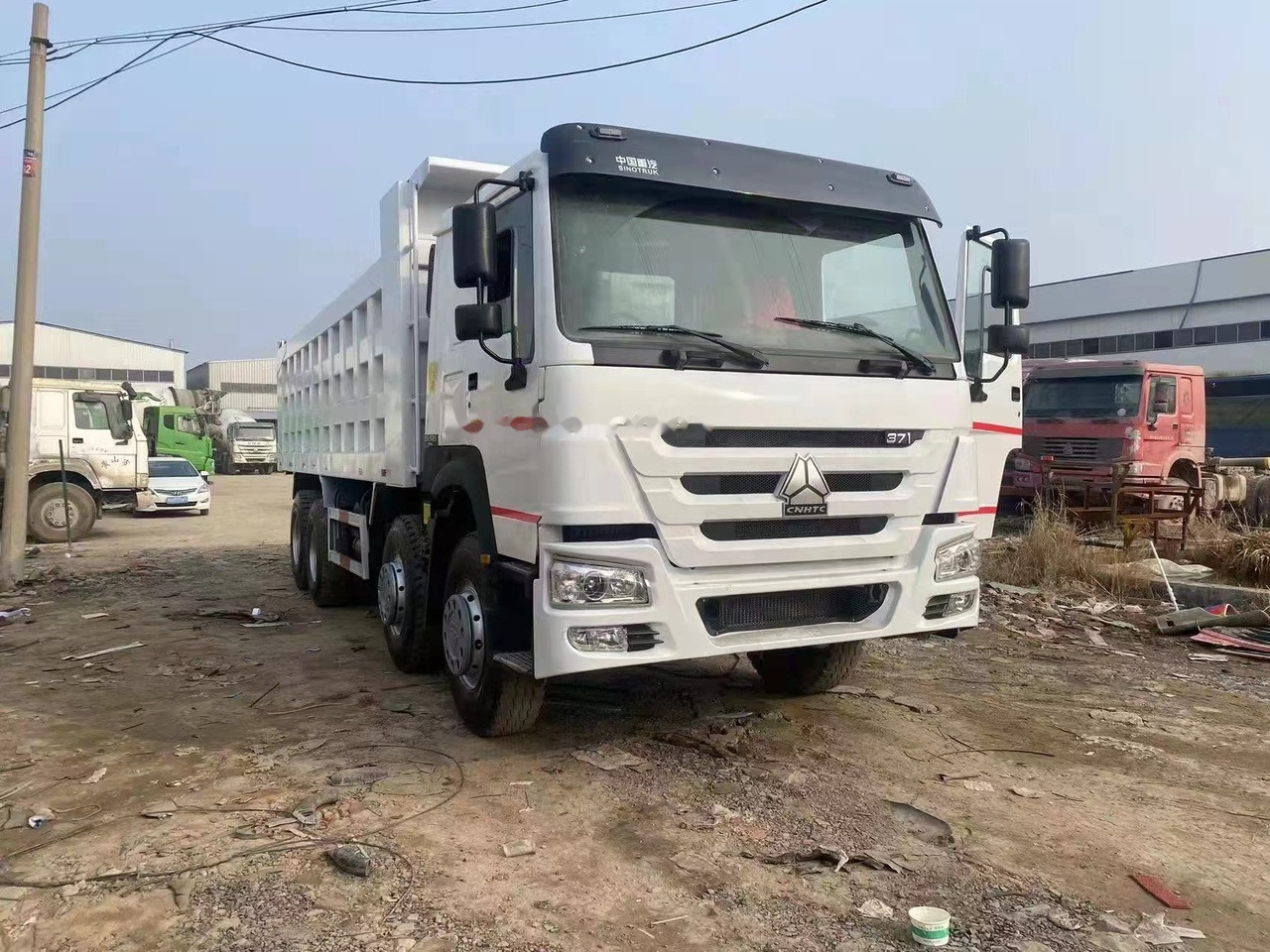 SINOTRUK HOWO 371 Tipper truck - Camión volquete: foto 4 SINOTRUK HOWO 371 Tipper truck - Camión volquete: foto 4