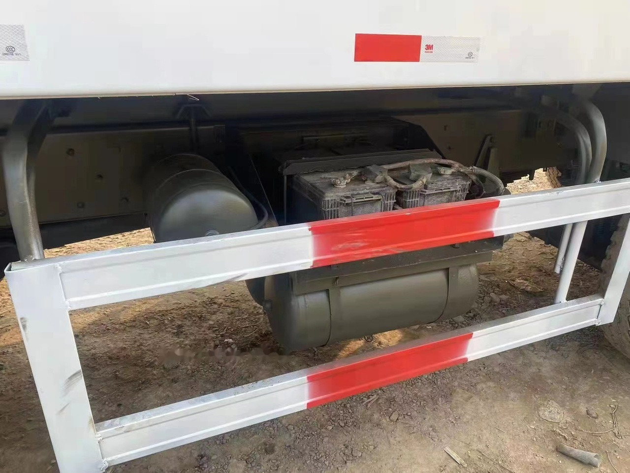 SINOTRUK HOWO 371 Tipper truck - Camión volquete: foto 5 SINOTRUK HOWO 371 Tipper truck - Camión volquete: foto 5