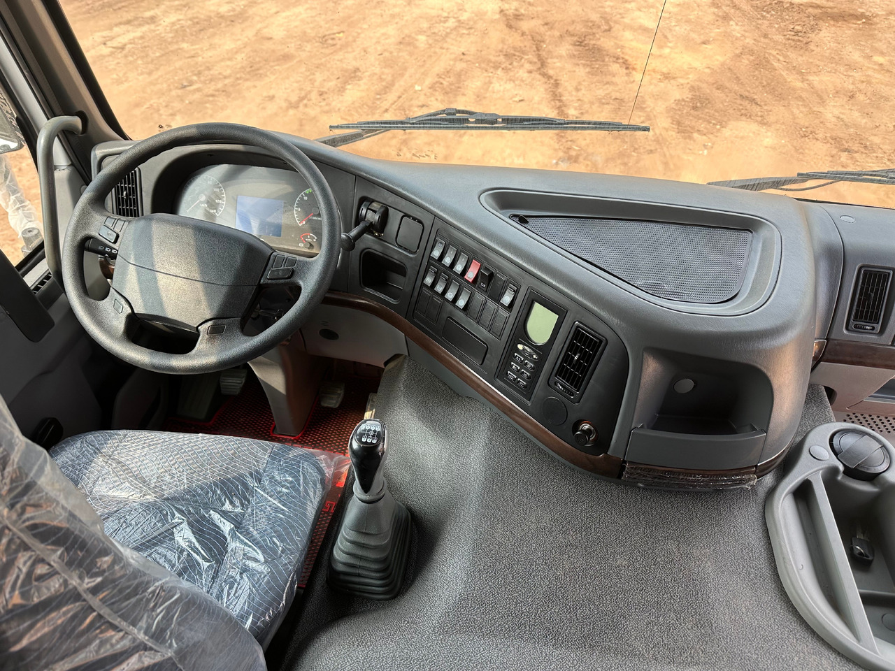 SINOTRUK HOWO Dump truck 371 6x4 - Camión volquete: foto 4 SINOTRUK HOWO Dump truck 371 6x4 - Camión volquete: foto 4