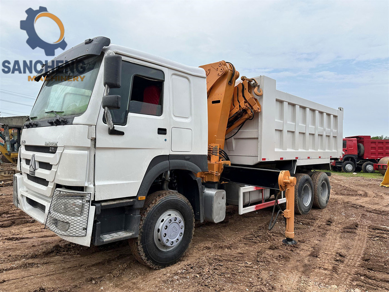 SINOTRUK Howo 371 6x4 crane truck - Camión grúa: foto 1 SINOTRUK Howo 371 6x4 crane truck - Camión grúa: foto 1