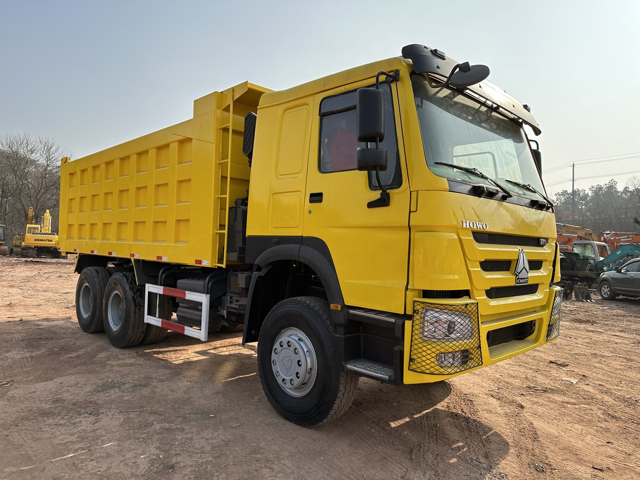 SINOTRUK Howo 6x4 Dump truck 371hp - Camión volquete: foto 2 SINOTRUK Howo 6x4 Dump truck 371hp - Camión volquete: foto 2