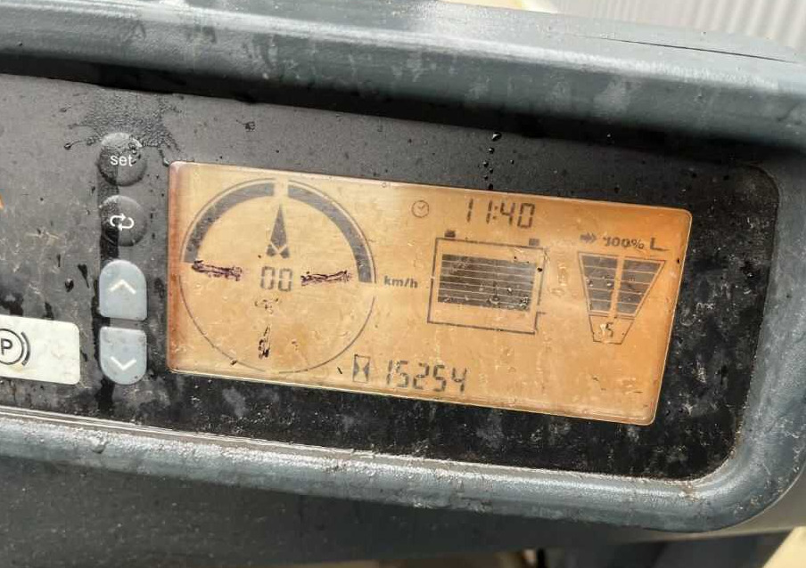 Carretilla elevadora eléctrica Jungheinrich EFG318: foto 6