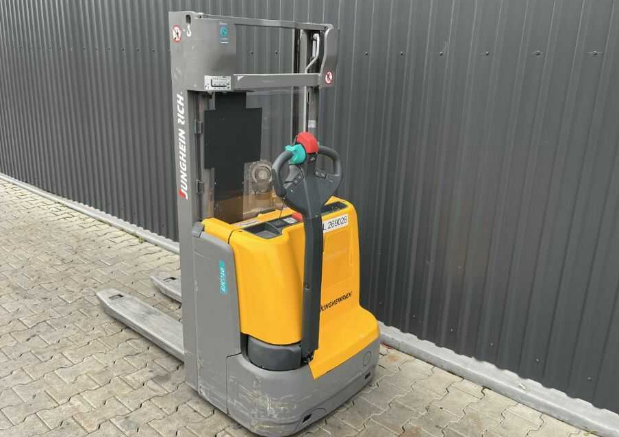 Jungheinrich EJC110 - Apilador: foto 3 Jungheinrich EJC110 - Apilador: foto 3