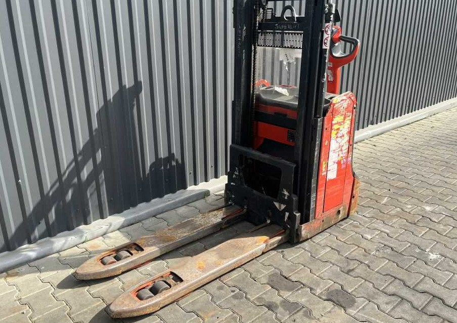Linde D08 - Apilador: foto 1 Linde D08 - Apilador: foto 1
