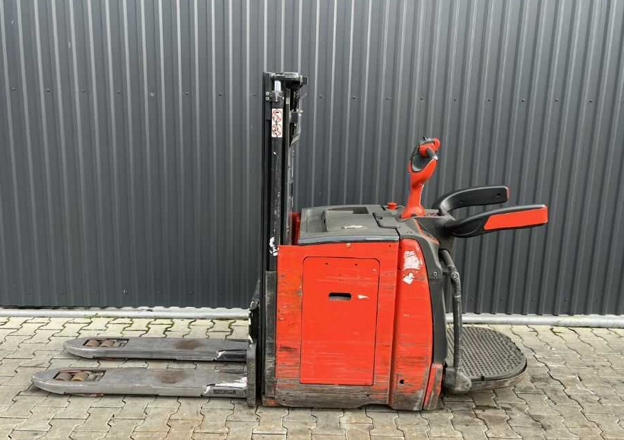 Linde D10AP - Apilador: foto 2 Linde D10AP - Apilador: foto 2